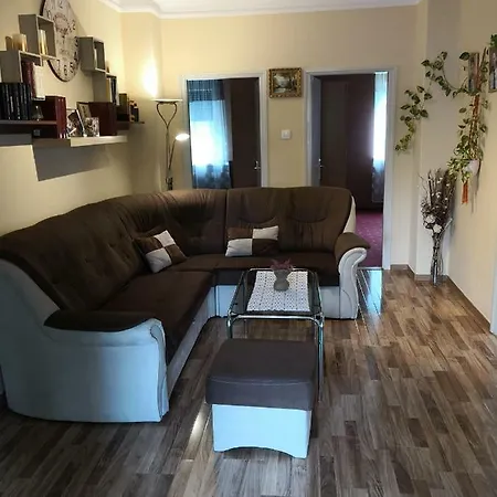 Appartamento Zsiga Apartman Haus