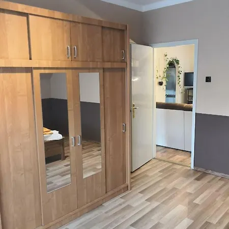 Zsiga Apartman Haus Appartamento *