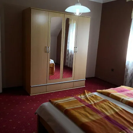 Zsiga Apartman Haus Appartamento Balatonboglár